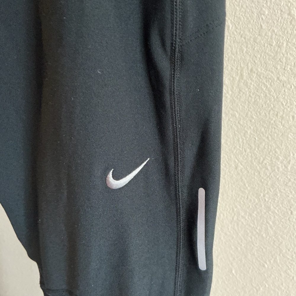 Nike Black Performance Leggings - Picture 3 of 8